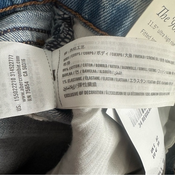 Abercrombie & Fitch Light Blue 90s Straight Ultra High Rise Jeans Size 34 (18) - Picture 9 of 12